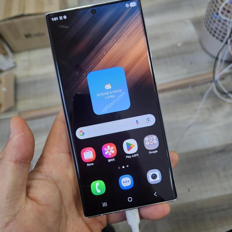 �ǻ��� ������S22��Ʈ�� ũ�� �Ǹ� �߰���