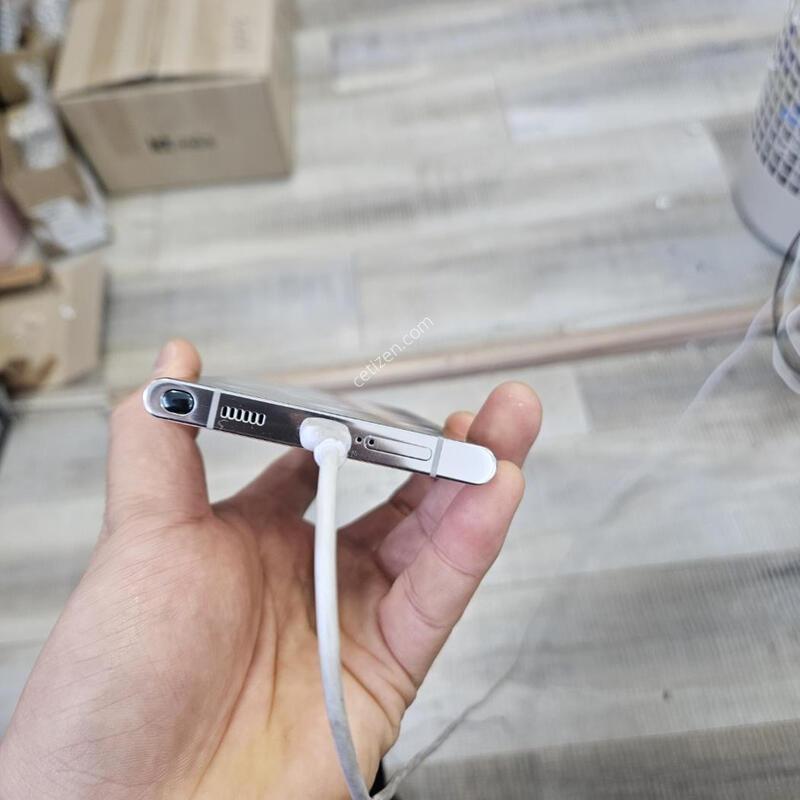 �ǻ��� ������S22��Ʈ�� ũ�� �Ǹ� �߰���