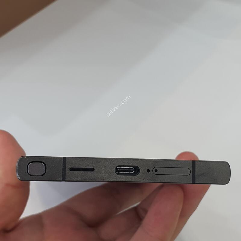 ������ S24 ��Ʈ�� 512GB �ڱ��� ƼŸ�� ����