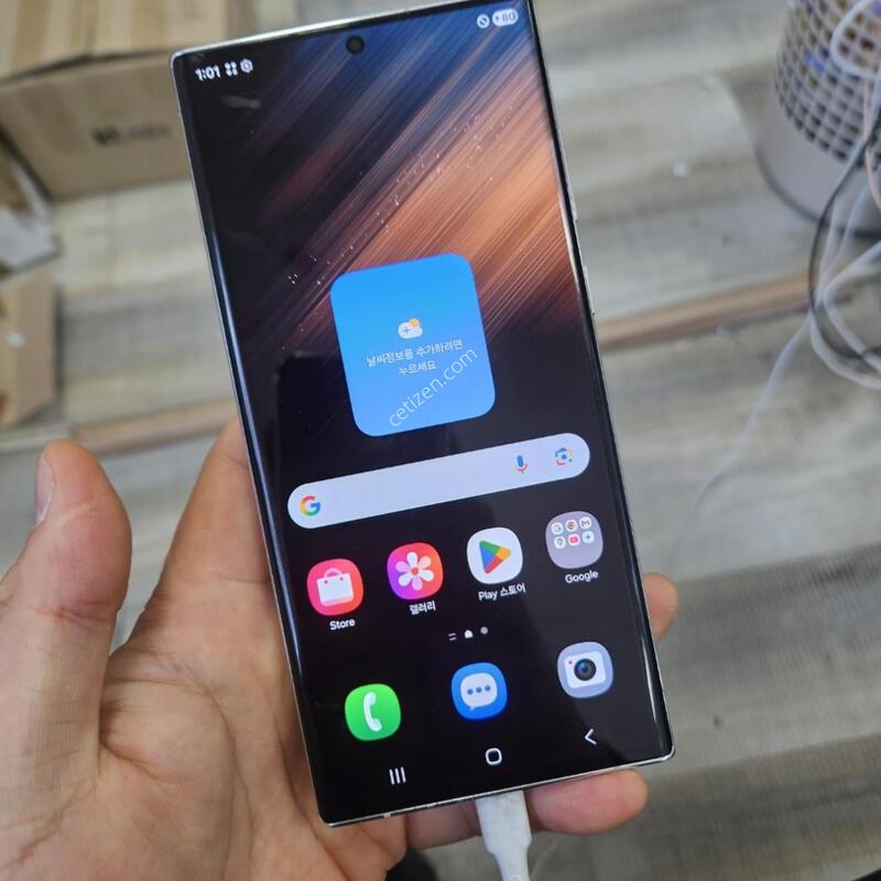 �ǻ��� ������S22��Ʈ�� ũ�� �Ǹ� �߰���