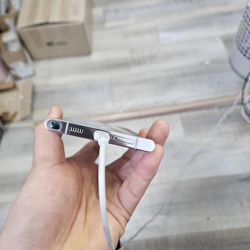 �ǻ��� ������S22��Ʈ�� ũ�� �Ǹ� �߰���