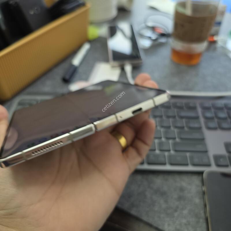 (2004)����4 256 �Ǹ�