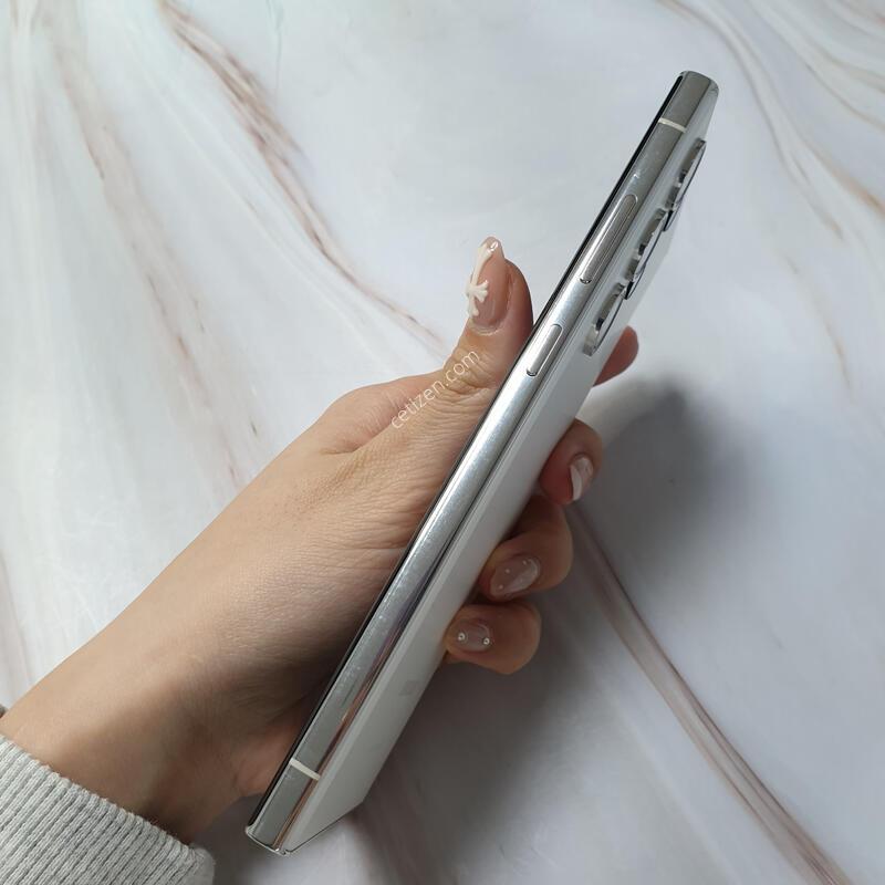 KT ������S23��Ʈ�� ũ�� 256G A�� �Ǹ��մϴ�