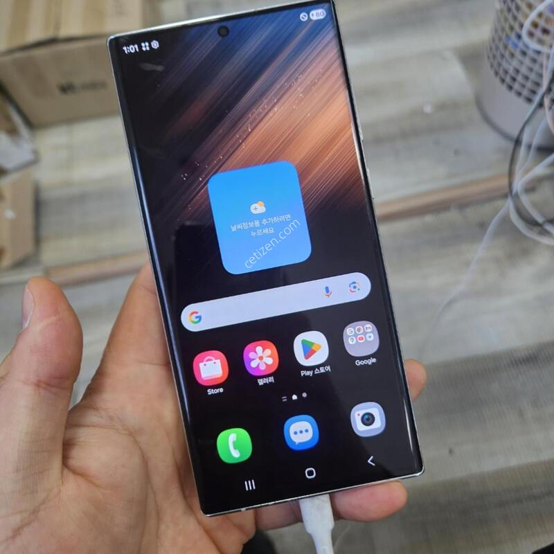 �ǻ��� ������S22��Ʈ�� ũ�� �Ǹ� �߰���