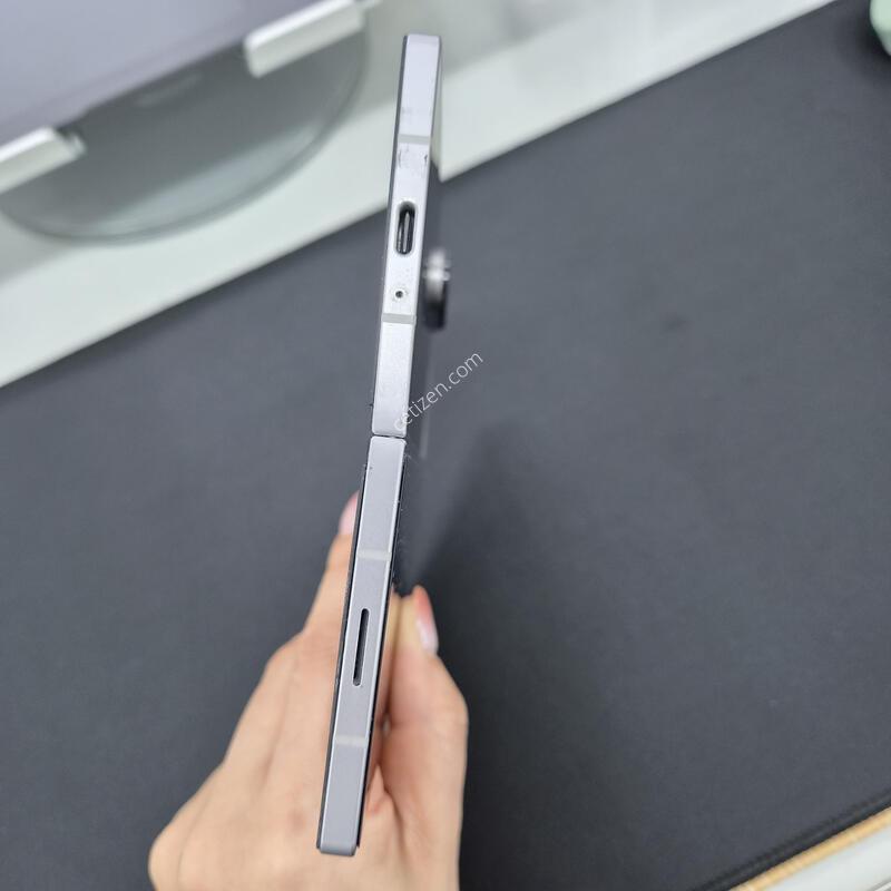 ����������6 256