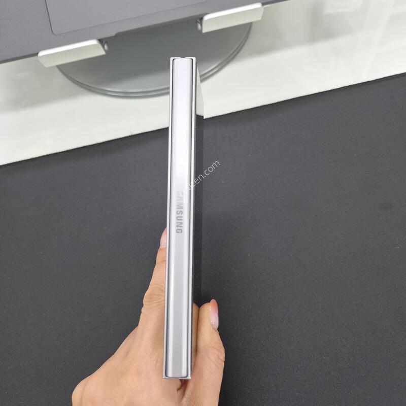 ����������6 256