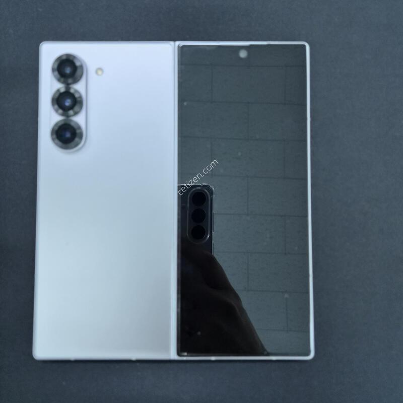 ����������6 256