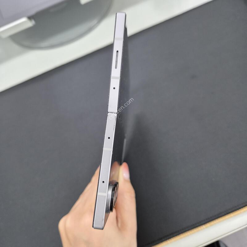 ����������6 256