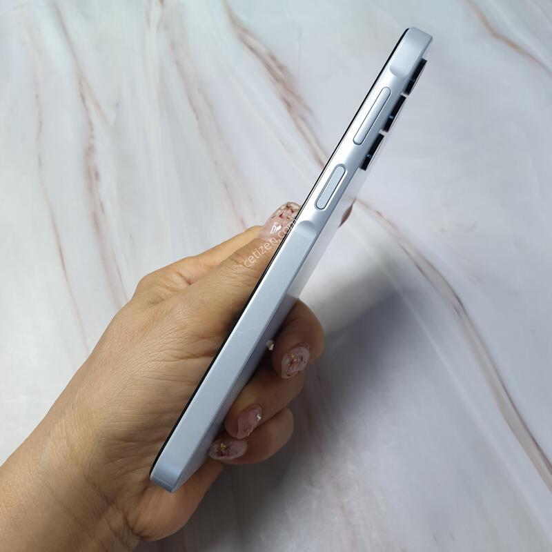 LG ������ ����3 ȭ��Ʈ 128G S�� �Ǹ��մϴ�