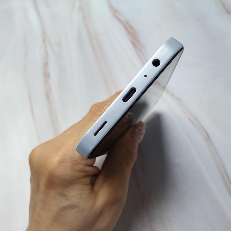 LG ������ ����3 ȭ��Ʈ 128G S�� �Ǹ��մϴ�