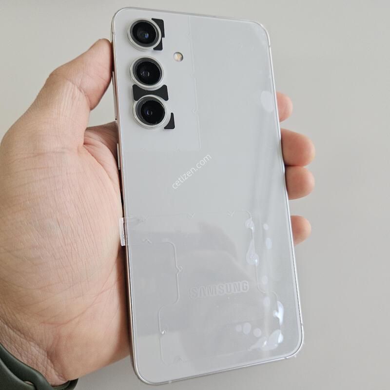 ������ �絵����) ������S24FE �׷��� 256GB �ü���(����+���͸� ��ü)�� �̻��