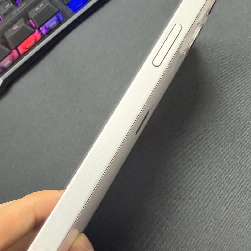 ������13�̴� 128GB ���͸����� 84% [ A��� ]