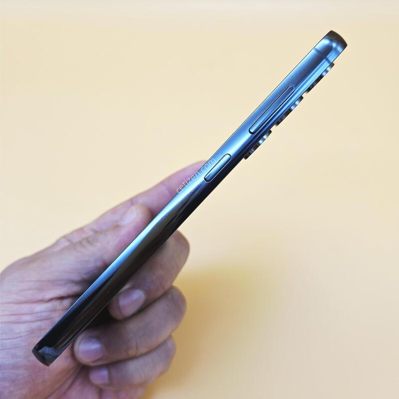 [���۱�]������S23 �ֻ������� �׸� ����� �߰���