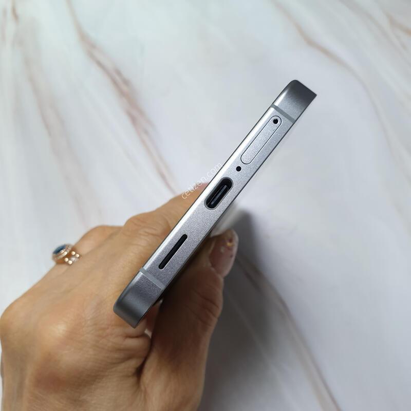 LG ������ S25FE ���� 256G S�� �Ǹ��մϴ�