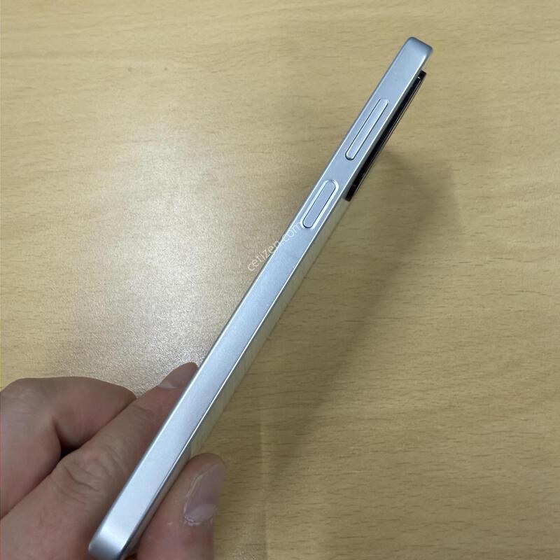 ������ ���̵�8 �׸� 128GB