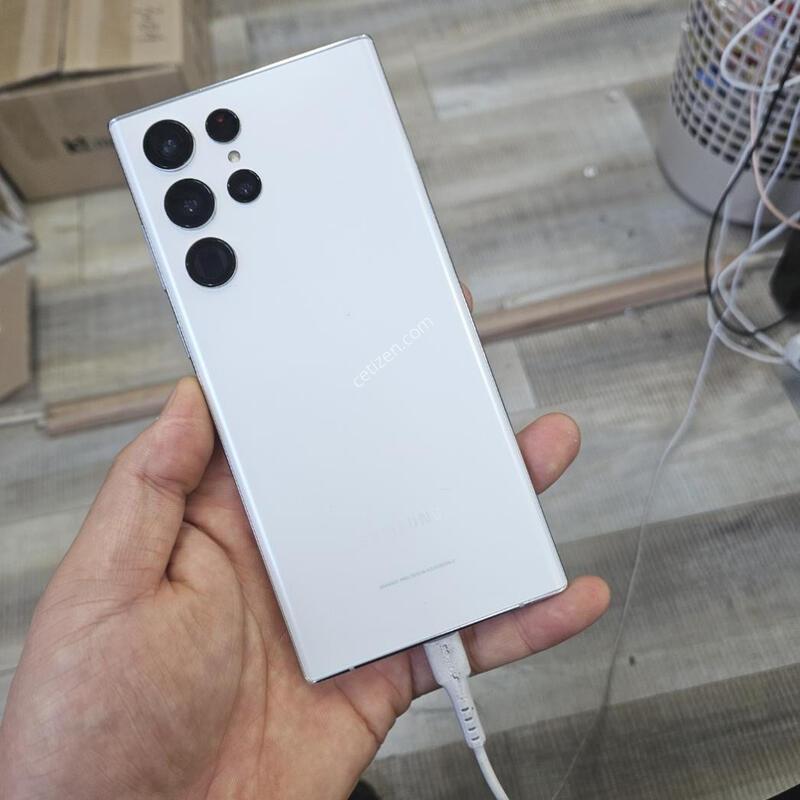 �ǻ��� ������S22��Ʈ�� ũ�� �Ǹ� �߰���