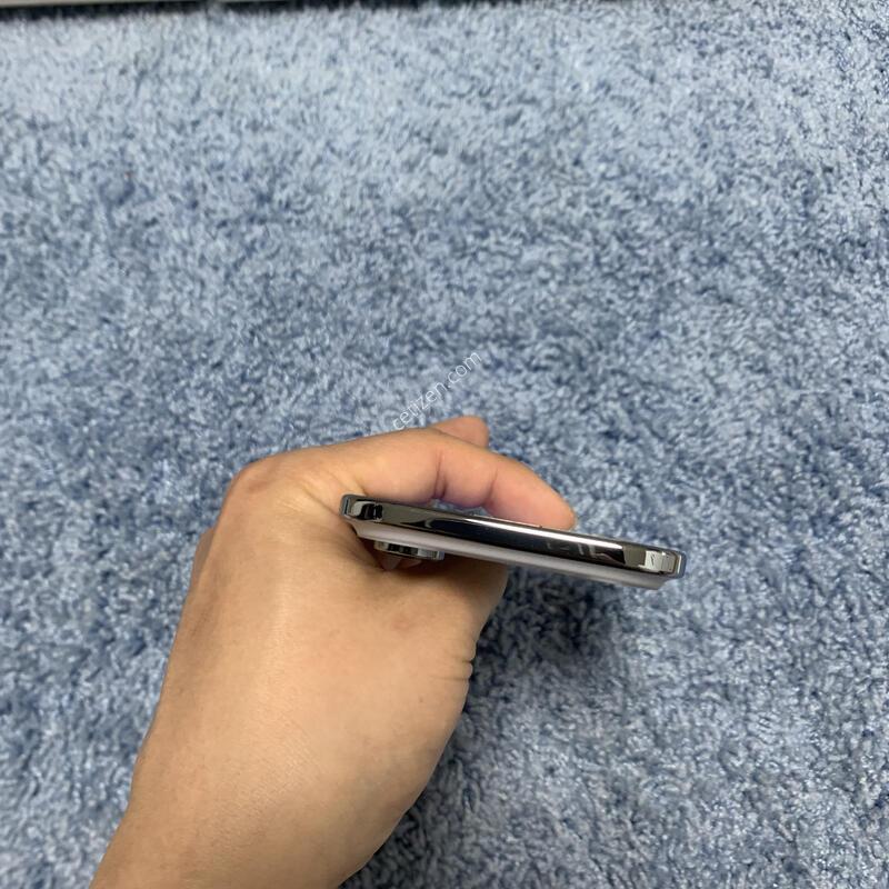 ������ ���� 256GB ��ī�̺��� �˴ϴ�