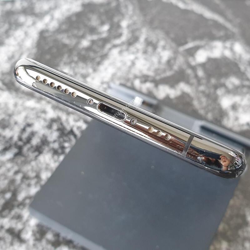 ������XS (A2097) ���� 64�Ⱑ