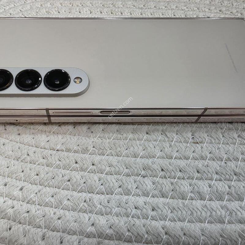 ������ ����4 256GB ��������/ LCD�� �Ǹ��մϴ�