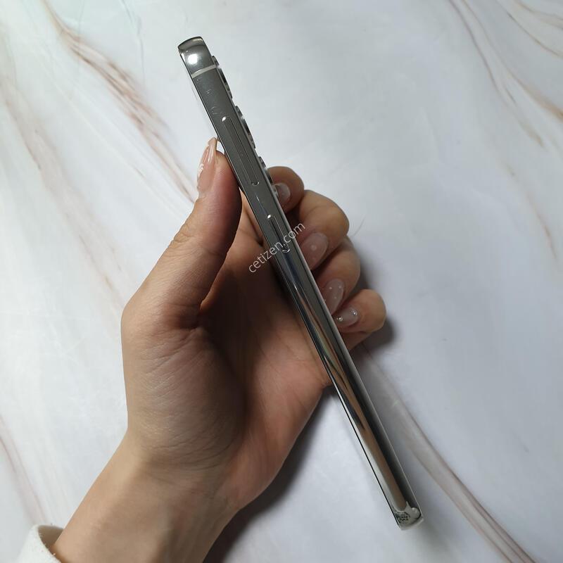 LG ������ S23�÷��� ũ�� 256G A�� �Ǹ��մϴ�