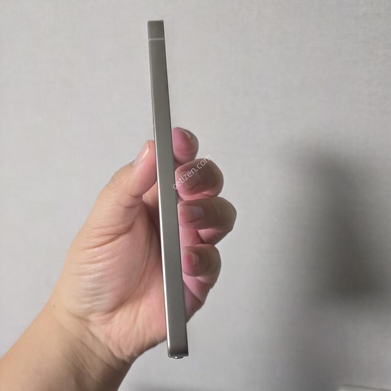 ������ S25��Ʈ�� ƼŸ�� �׷��� 256�Ⱑ SS�� �Ⱦƿ�~