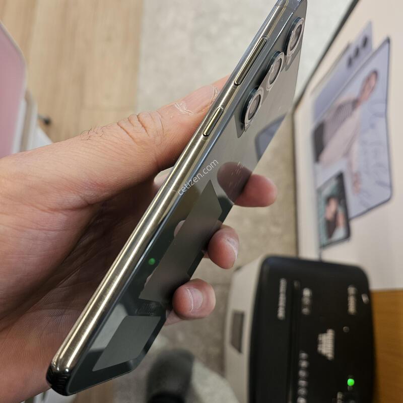 (������ �ü���):s23 �÷��� �׸� 512 ���� ���� ���͸� �׵θ� 100%��ǰ ��ü ������ �̻��