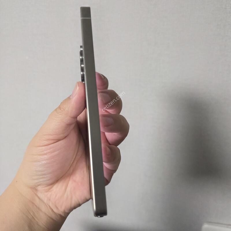 ������ S25��Ʈ�� ƼŸ�� �׷��� 256�Ⱑ SS�� �Ⱦƿ�~