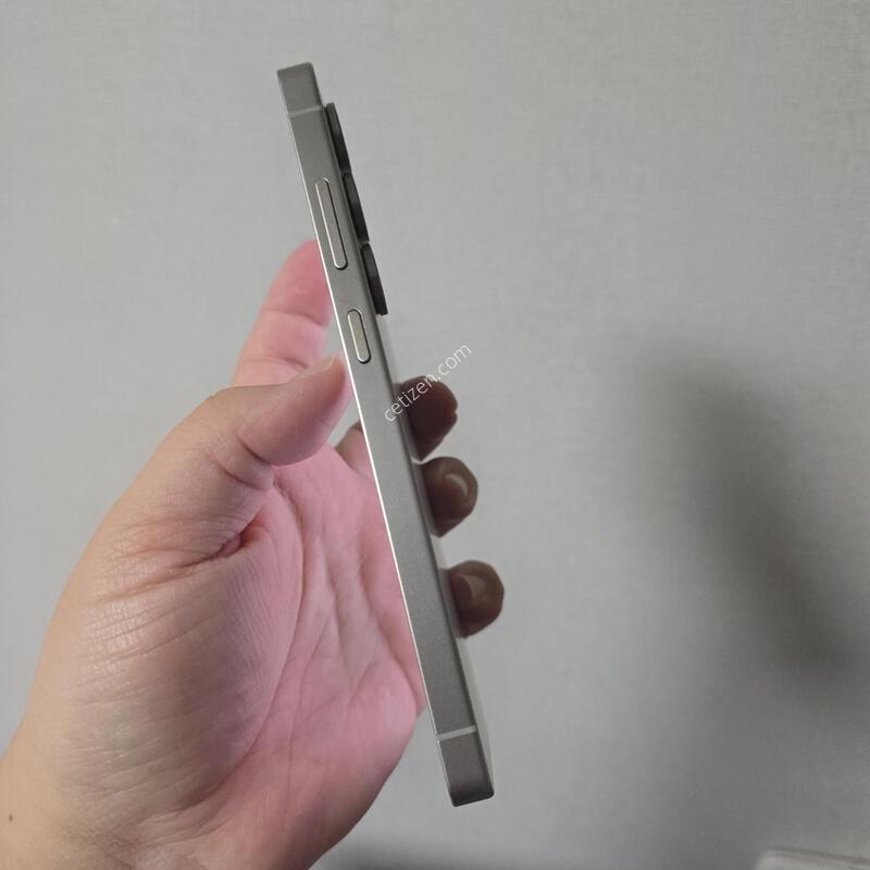 ������ S25��Ʈ�� ƼŸ�� �׷��� 256�Ⱑ SS�� �Ⱦƿ�~