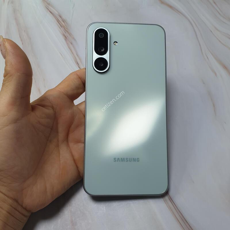 KT ������ ����4 ����Ʈ�׸� 128G S�� �Ǹ��մϴ�