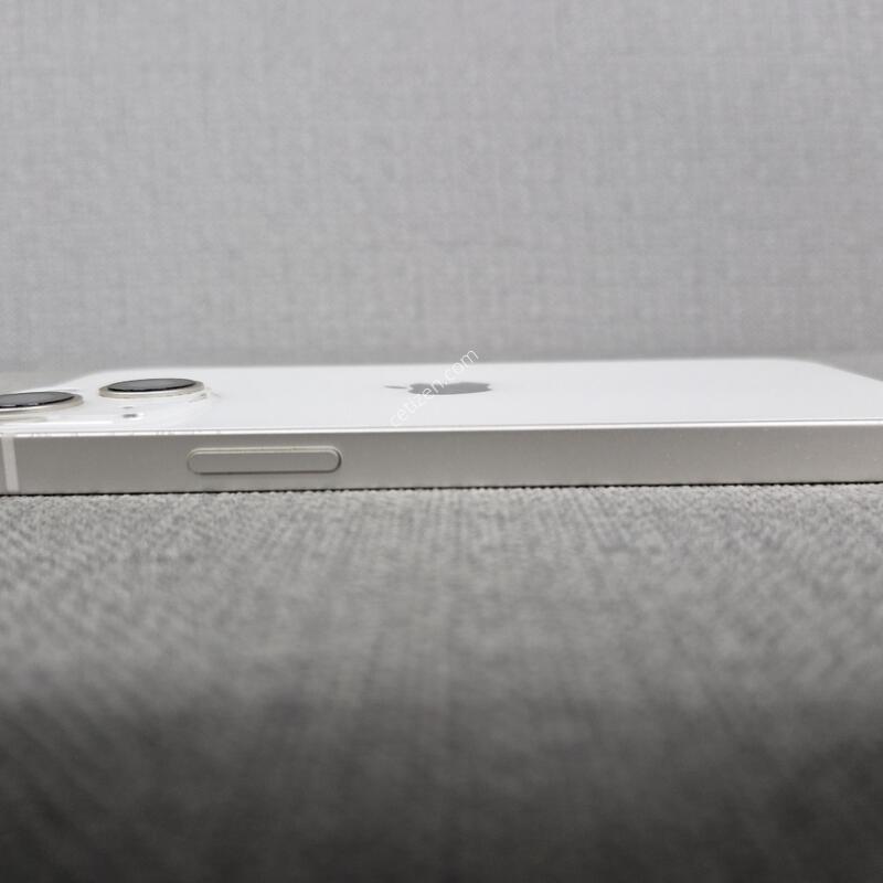 ������ 13 �̴� 256G �Ǹ��մϴ�