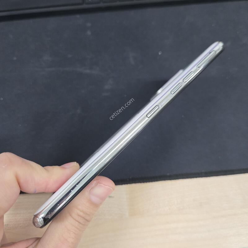 LG Q52 ȭ��Ʈ 64GB �����������ܻ� ������