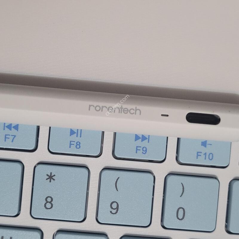 �����е� 8���� Ű����,�� ����