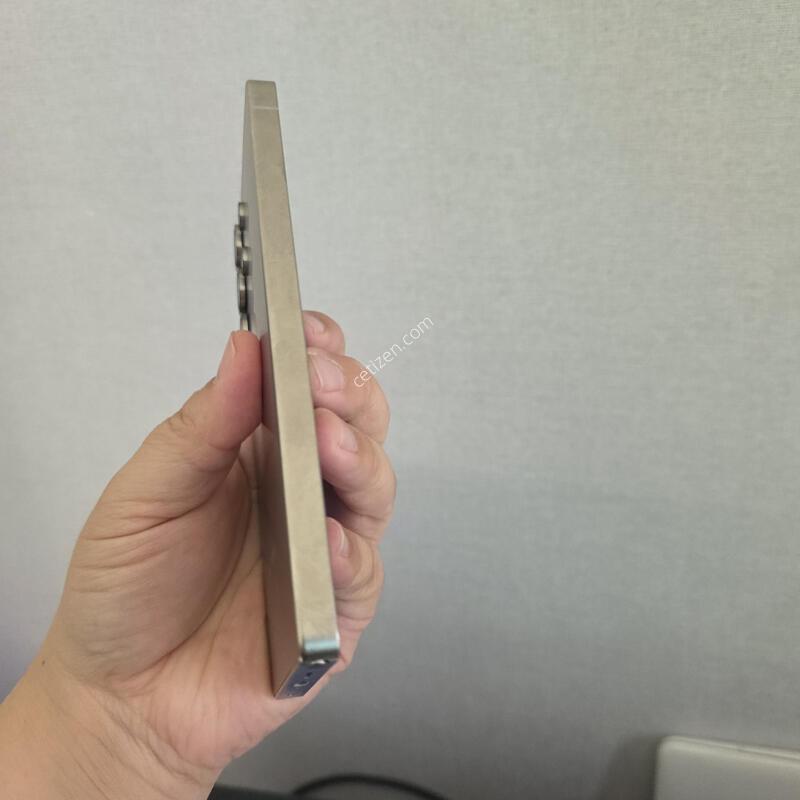 ������ S25��Ʈ�� ƼŸ�� �׷��� 256�Ⱑ A�� �Ⱦƿ�~