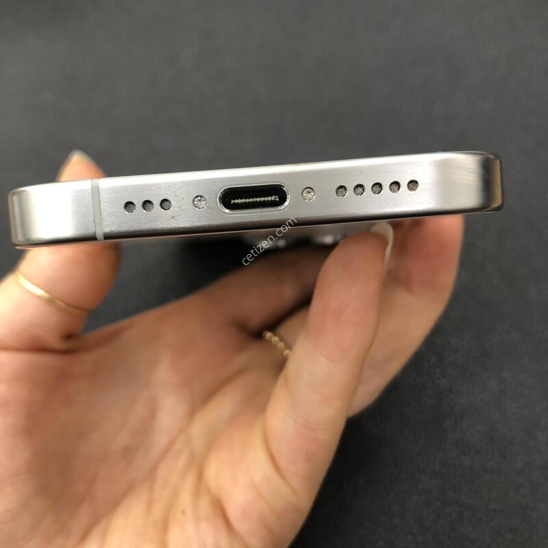 ������15���� ȭ��Ʈ 128G,S��,���͸�����83%