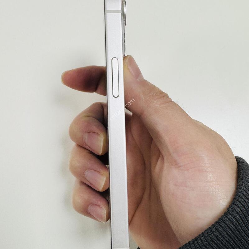 ������13�̴� 128g