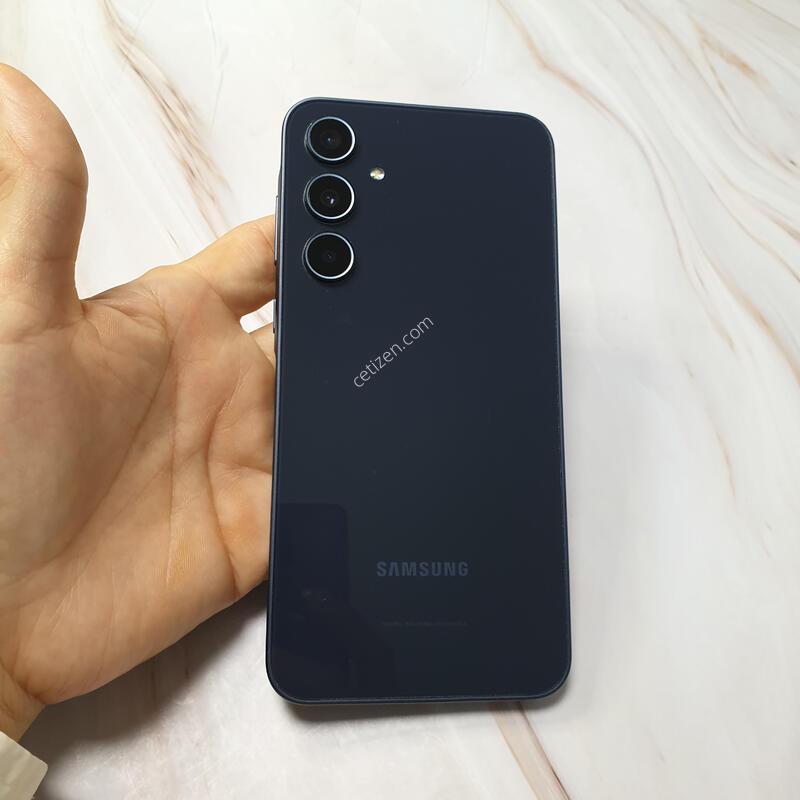 SK ������ A35 5G ���̺� 128G ������ �Ǹ��մϴ�