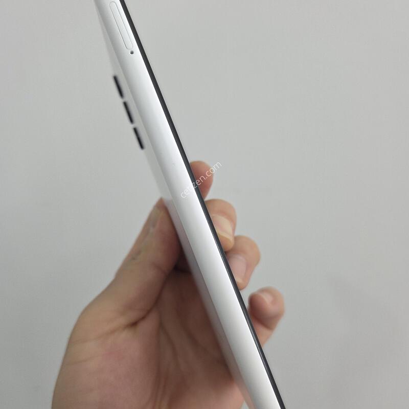 ������ ���̵�6 128GB ȭ��Ʈ A��