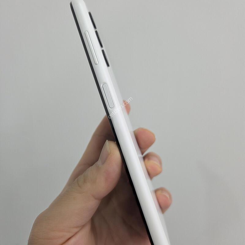 ������ ���̵�6 128GB ȭ��Ʈ A��