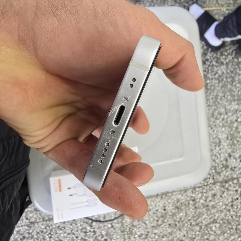 ������13�̴� 128G ȭ��Ʈ(���͸�72%) ����� �˴ϴ�