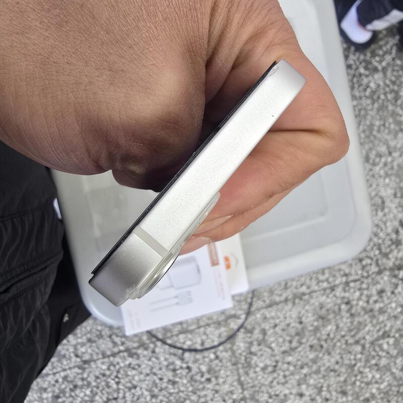 ������13�̴� 128G ȭ��Ʈ(���͸�72%) ����� �˴ϴ�