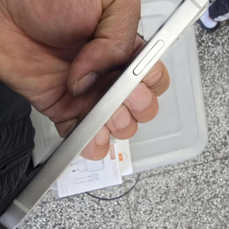 ������13�̴� 128G ȭ��Ʈ(���͸�72%) ����� �˴ϴ�