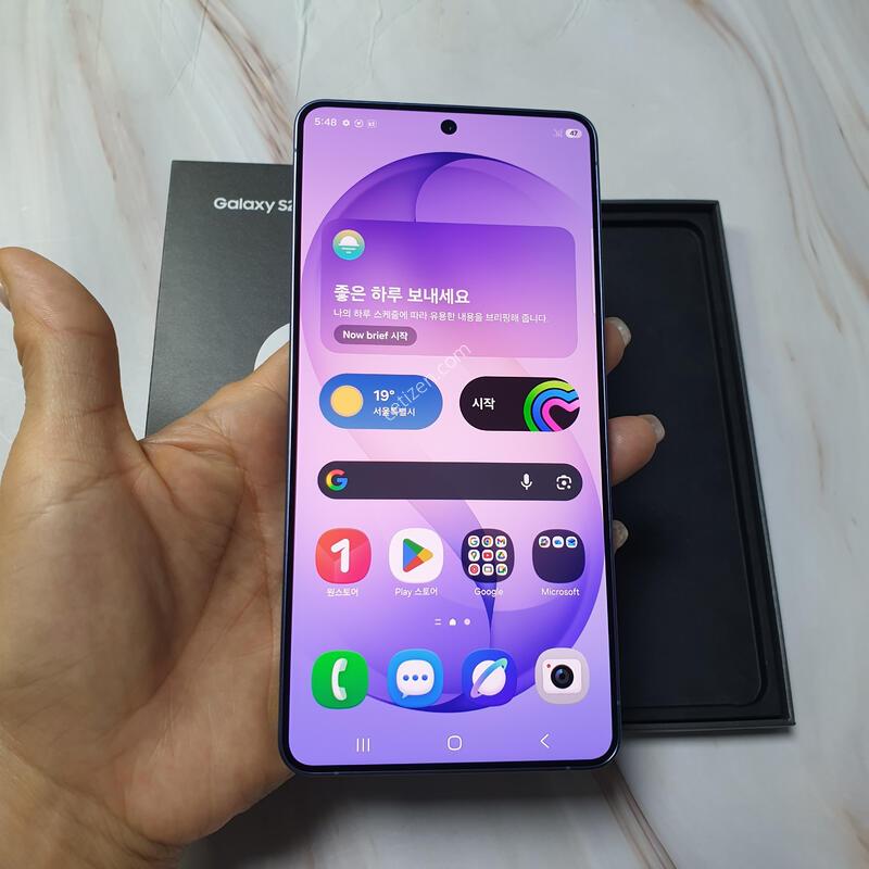 KT ������ S26��Ʈ�� ���̿÷� 256G �̻�� Ǯ�ڽ� �Ǹ�