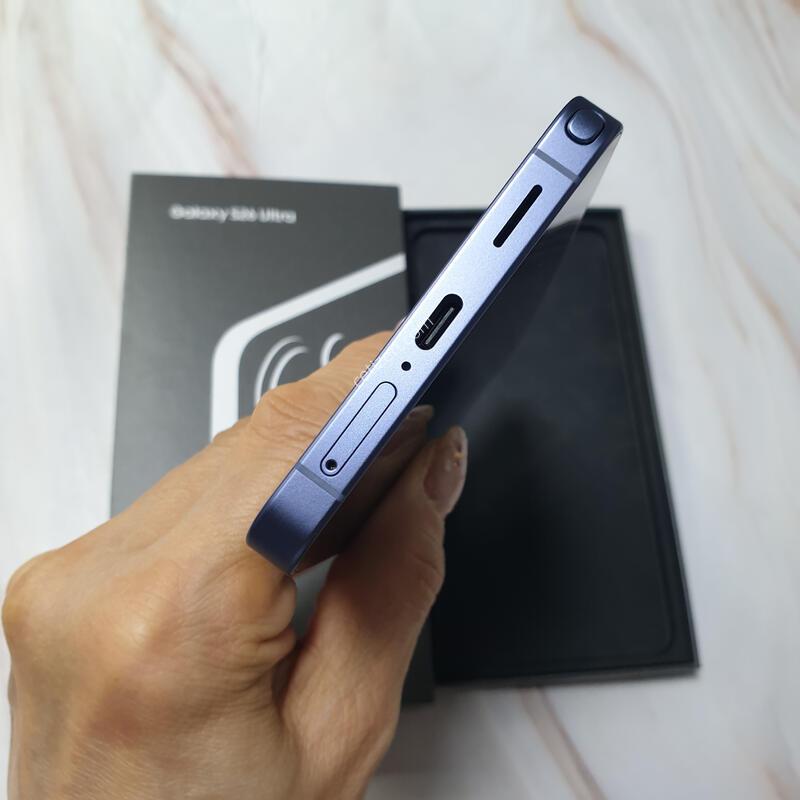 KT ������ S26��Ʈ�� ���̿÷� 256G �̻�� Ǯ�ڽ� �Ǹ�