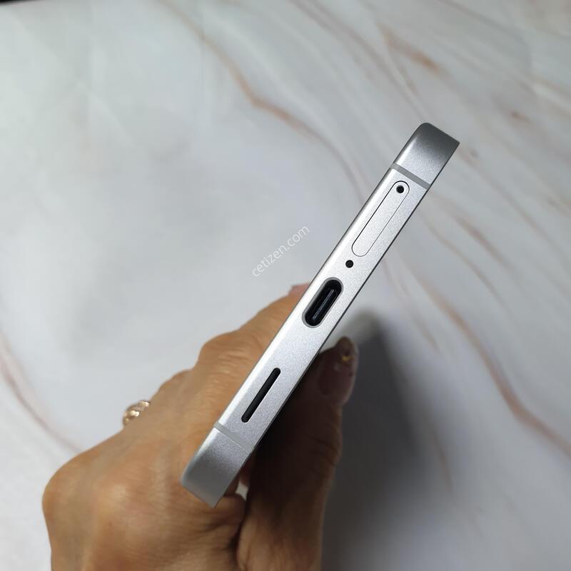 LG ������ S25FE ȭ��Ʈ 256G S�� �Ǹ��մϴ�