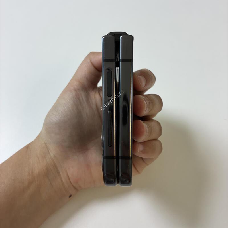 ������ �ø�4 �������� 256g ��밨 �ִ� ��ǰ���� ������ �Ǹ��մϴ�.