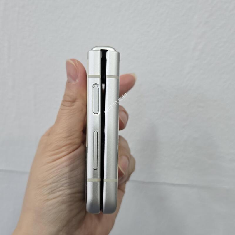 ������Z�ø�3 256�Ⱑ ũ�� �Ǹ��մϴ�