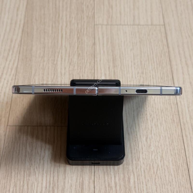 F946 ������Z����5 ���̽����� 512GB