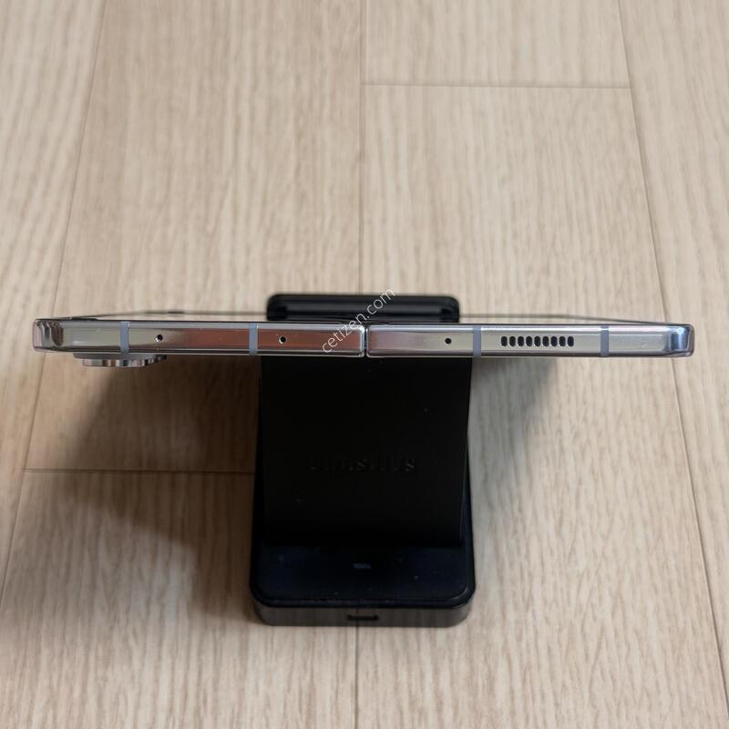 F946 ������Z����5 ���̽����� 512GB