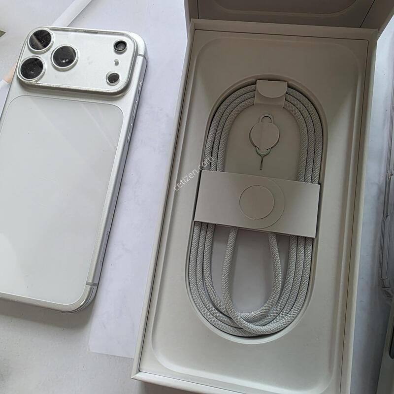 ������ 17 ���� �ƽ� 256GB �ǹ� �Ǹ��մϴ�.