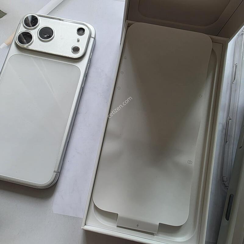 ������ 17 ���� �ƽ� 256GB �ǹ� �Ǹ��մϴ�.